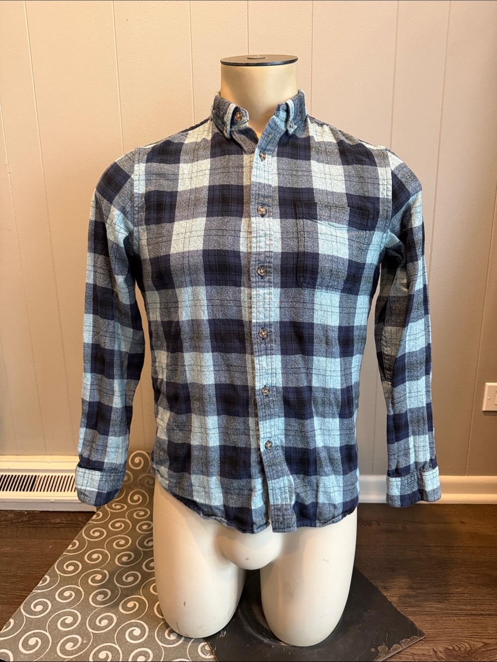 14th & Union Men’s Small Blue and Navy Plaid Button-Down Shirt
